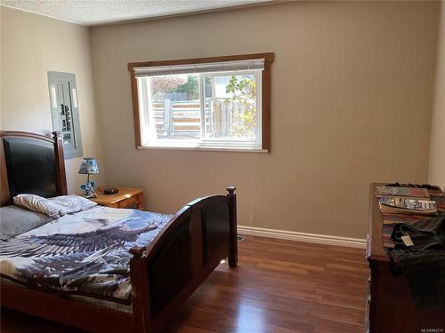 143 Comiaken Ave, Lake Cowichan, BC - Indoor Photo Showing Bedroom