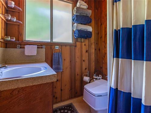 42 Baikie Dr, Campbell River, BC - Indoor Photo Showing Bathroom