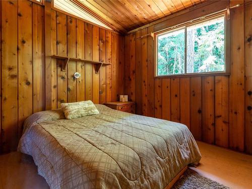 42 Baikie Dr, Campbell River, BC - Indoor Photo Showing Bedroom
