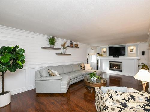 1734 Quatsino Pl, Comox, BC - Indoor Photo Showing Living Room With Fireplace