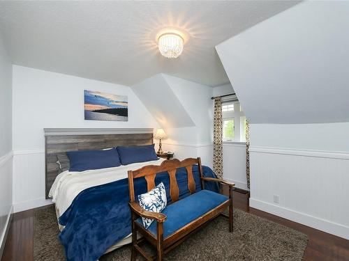 1734 Quatsino Pl, Comox, BC - Indoor Photo Showing Bedroom