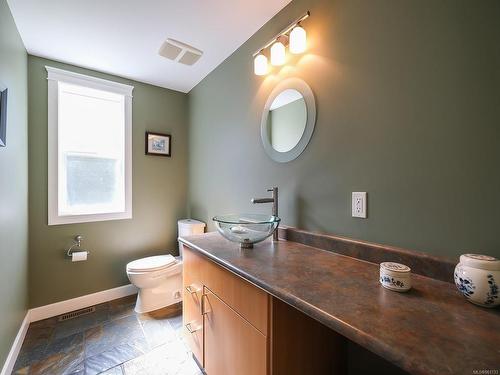 243 North Shore Rd, Lake Cowichan, BC - Indoor Photo Showing Bathroom