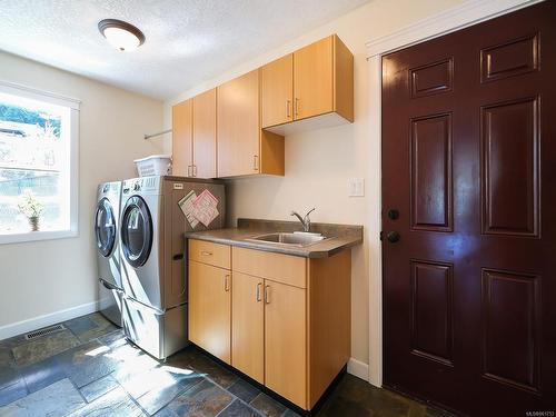 243 North Shore Rd, Lake Cowichan, BC - Indoor Photo Showing Laundry Room