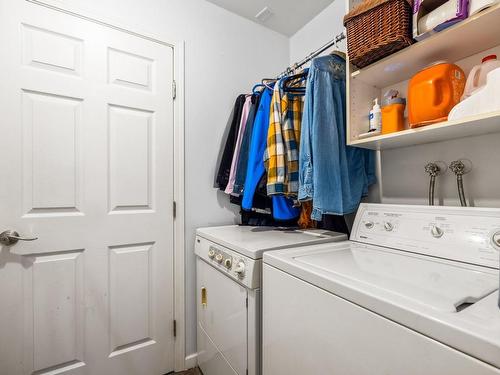 4455 Abraham Crt, Saanich, BC - Indoor Photo Showing Laundry Room