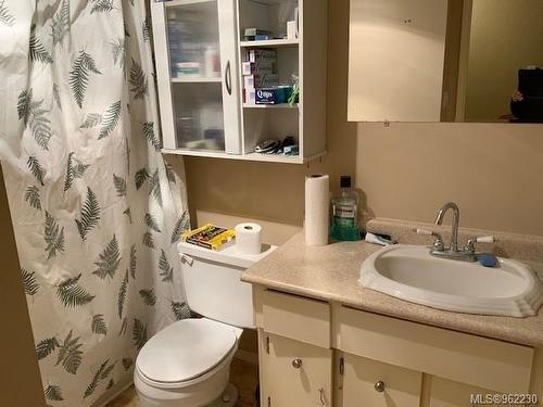 105-322 Birch St, Campbell River, BC - Indoor Photo Showing Bathroom