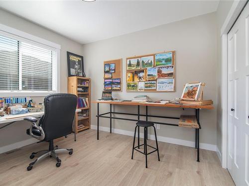 715 Salmonberry St, Campbell River, BC - Indoor Photo Showing Office