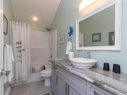 9609 Askew Creek Dr, Chemainus, BC - Indoor Photo Showing Bathroom