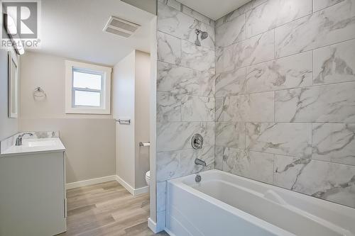 437 Primrose Road, Kelowna, BC - Indoor Photo Showing Bathroom
