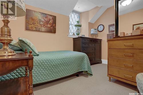 2945 Rae Street, Regina, SK - Indoor Photo Showing Bedroom