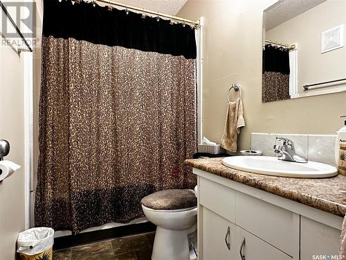 11309 8Th Avenue, North Battleford, SK - Indoor Photo Showing Bathroom