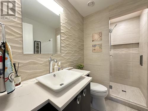 855 Andover Crescent, West Vancouver, BC - Indoor Photo Showing Bathroom
