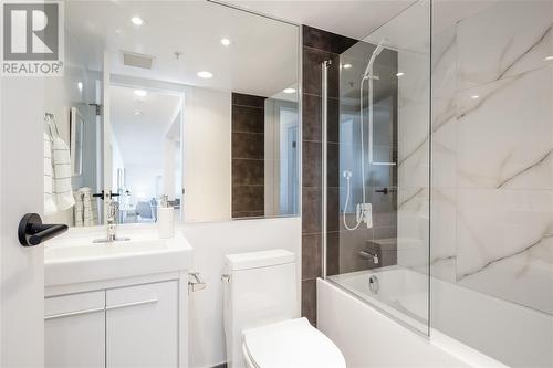 605 1228 Marinaside Street, Vancouver, BC - Indoor Photo Showing Bathroom