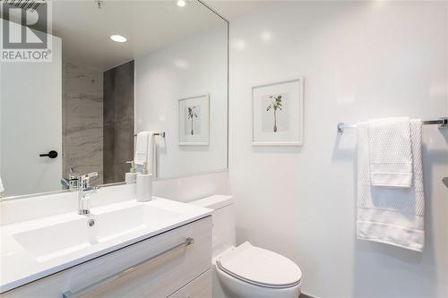 605 1228 Marinaside Street, Vancouver, BC - Indoor Photo Showing Bathroom