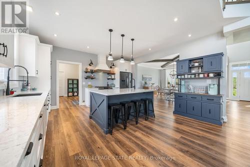 25 King George Street, Haldimand, ON - Indoor Photo Showing Kitchen With Upgraded Kitchen