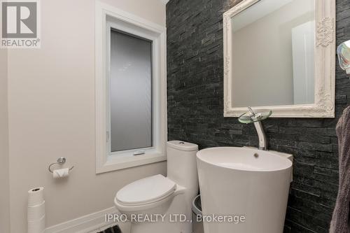27 Petworth Road, Brampton, ON - Indoor Photo Showing Bathroom