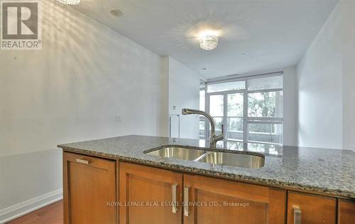 219 - 11 Bronte Road, Oakville, ON - Indoor Photo Showing Kitchen With Double Sink