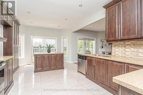 5914 Long Valley Road, Mississauga, ON - Indoor Photo Showing Kitchen