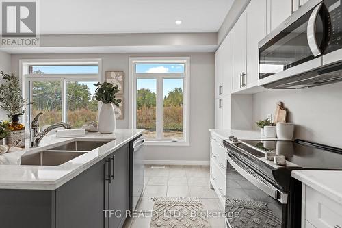 46 Broome Avenue, Clarington, ON - Indoor Photo Showing Kitchen With Double Sink With Upgraded Kitchen