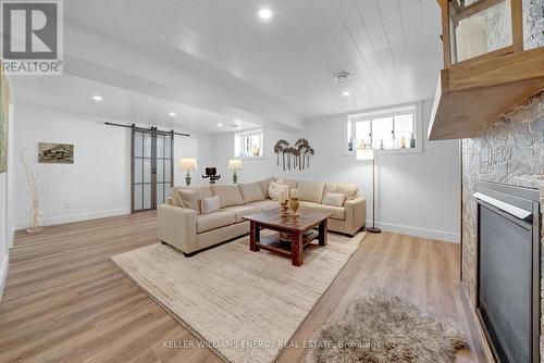 6 Abbott Lane, Prince Edward County, ON - Indoor Photo Showing Living Room