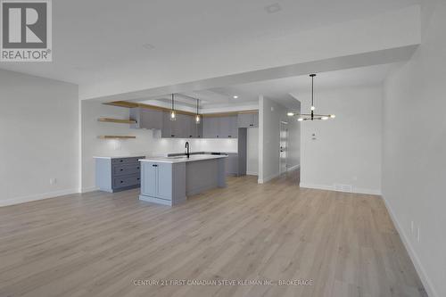 67 - 2700 Buroak Drive, London, ON - Indoor Photo Showing Kitchen