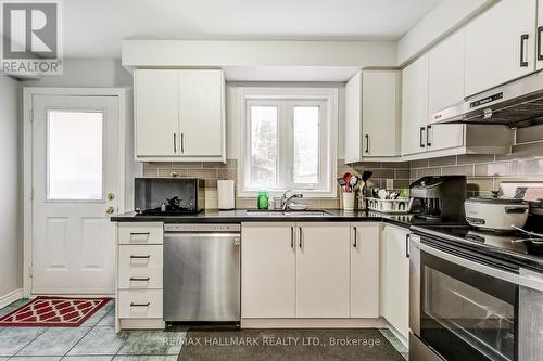 18 Gower Street, Toronto, ON - Indoor Photo Showing Kitchen