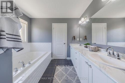 23 Atkinson Crescent, New Tecumseth, ON - Indoor Photo Showing Bathroom