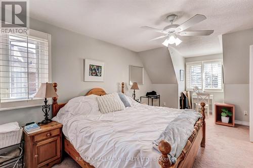 33 Ashfield Drive, Richmond Hill, ON - Indoor Photo Showing Bedroom