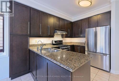54 Bentoak Crescent, Vaughan, ON - Indoor Photo Showing Kitchen With Stainless Steel Kitchen With Double Sink
