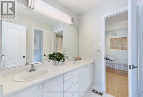 54 Bentoak Crescent, Vaughan, ON - Indoor Photo Showing Bathroom