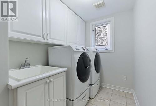 54 Bentoak Crescent, Vaughan, ON - Indoor Photo Showing Laundry Room