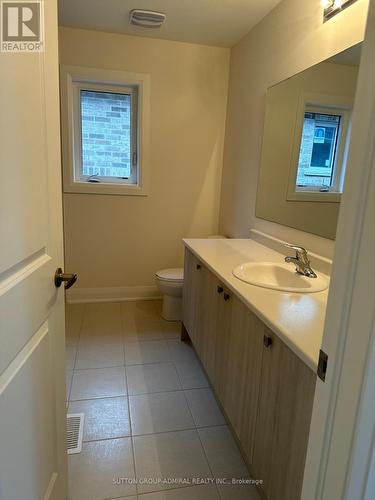 1341 Davis Loop, Innisfil, ON - Indoor Photo Showing Bathroom