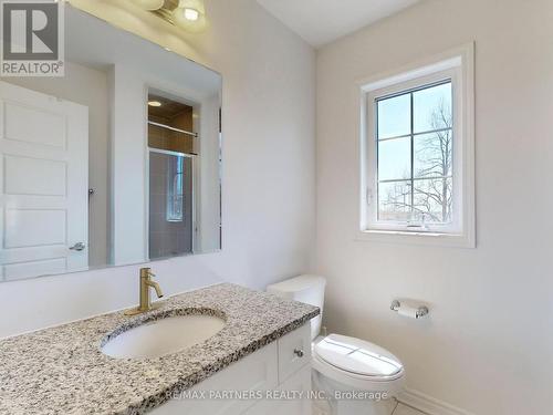 97 Mcalister Avenue, Richmond Hill, ON - Indoor Photo Showing Bathroom