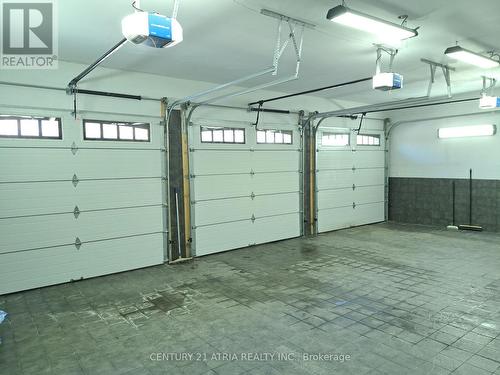61 Moses Crescent, Markham, ON - Indoor Photo Showing Garage