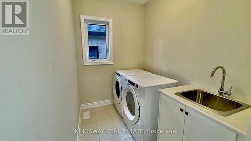 109 Bearberry Road, Springwater, ON - Indoor Photo Showing Laundry Room
