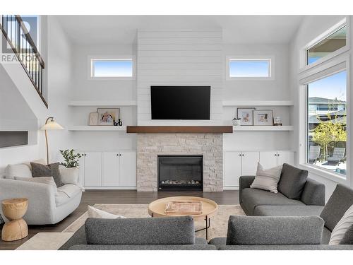 99 Forest Edge Place, Kelowna, BC - Indoor Photo Showing Living Room With Fireplace