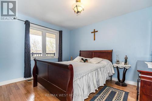 579 Rustic Road, Toronto, ON - Indoor Photo Showing Bedroom