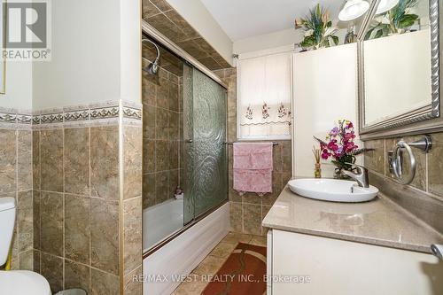 579 Rustic Road, Toronto, ON - Indoor Photo Showing Bathroom