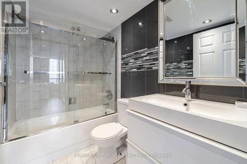 702 - 265 Enfield Place, Mississauga, ON - Indoor Photo Showing Bathroom