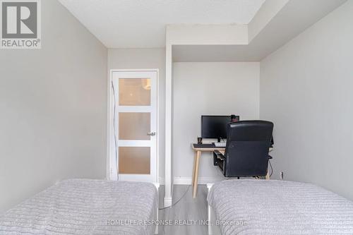 702 - 265 Enfield Place, Mississauga, ON - Indoor Photo Showing Bedroom