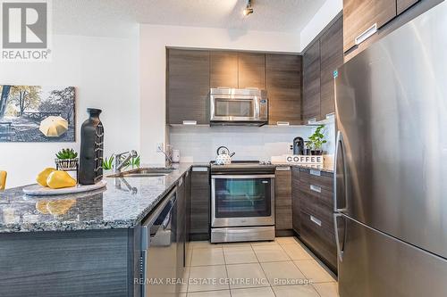 2010 - 75 Eglinton Avenue W, Mississauga, ON - Indoor Photo Showing Kitchen With Double Sink With Upgraded Kitchen
