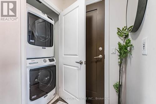 2010 - 75 Eglinton Avenue W, Mississauga, ON - Indoor Photo Showing Laundry Room