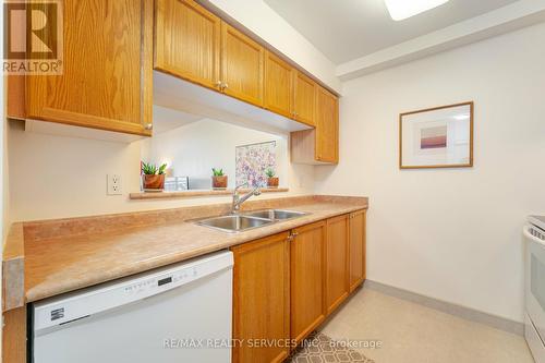428 - 650 Lawrence Avenue W, Toronto, ON - Indoor Photo Showing Kitchen With Double Sink