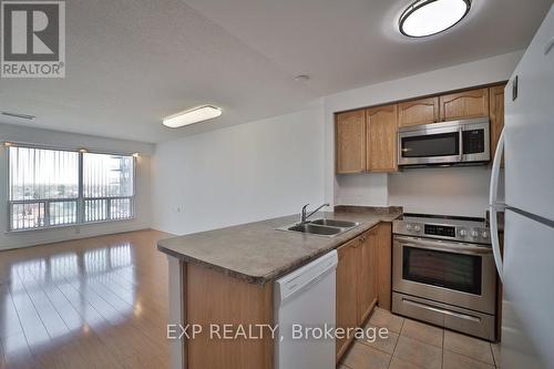 708 - 935 Sheppard Avenue W, Toronto, ON - Indoor Photo Showing Kitchen With Double Sink