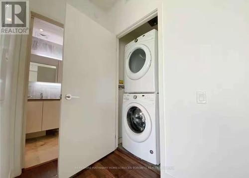 512 - 90 Queens Wharf Road, Toronto, ON - Indoor Photo Showing Laundry Room