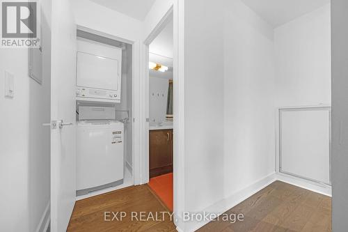 409 - 438 King Street W, Toronto, ON - Indoor Photo Showing Laundry Room