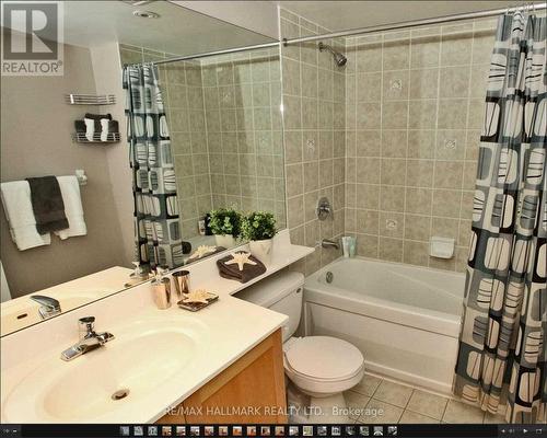 741 - 250 Wellington Street W, Toronto, ON - Indoor Photo Showing Bathroom
