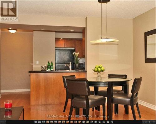 741 - 250 Wellington Street W, Toronto, ON - Indoor Photo Showing Dining Room