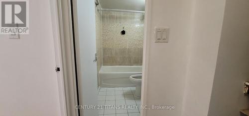 504 - 1 Massey Square, Toronto, ON - Indoor Photo Showing Bathroom
