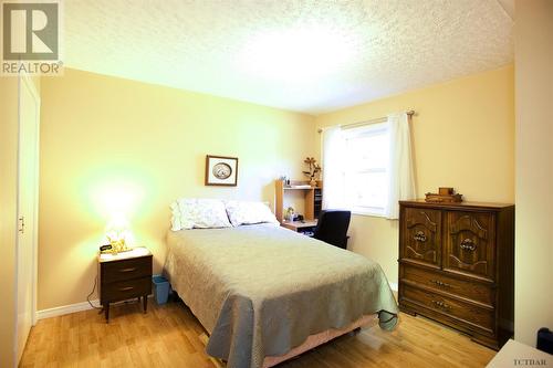 409 Mccamus Ave, Temiskaming Shores, ON - Indoor Photo Showing Bedroom