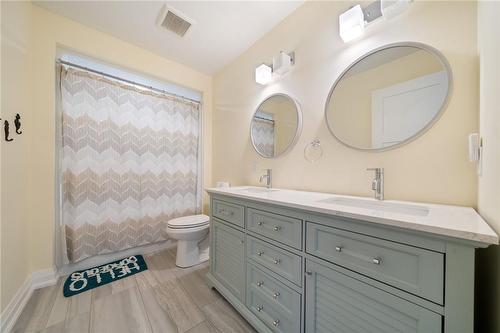 25 King George Street, Cayuga, ON - Indoor Photo Showing Bathroom